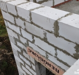 Кладка стен второго этажа из газобетона