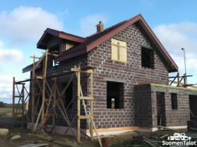 Закончили коробку дома