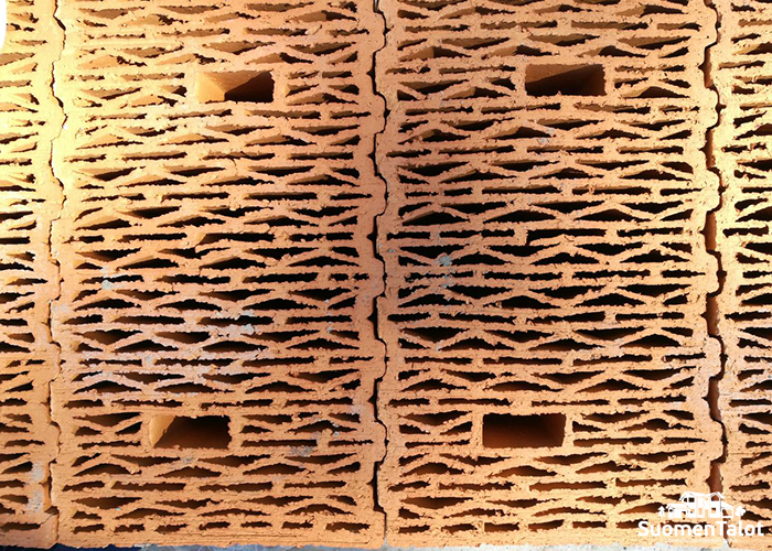 Кладка кирпича RAUF SuomenTalot