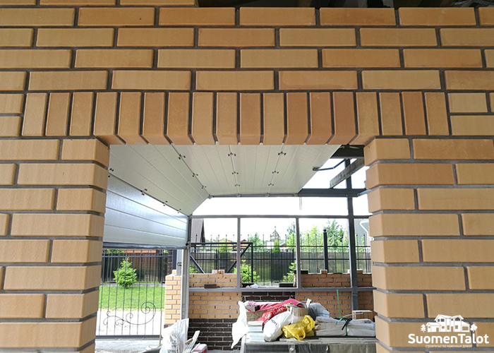 Облицовка дома кирпичом RAUF SuomenTalot