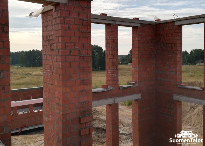 Кладка стен из кирпича SuomenTalot